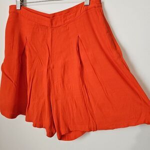 EUC SUNDAY IN BROOKLYN ORANGE PLEATED CULOTTES SHORTS SIZE 10